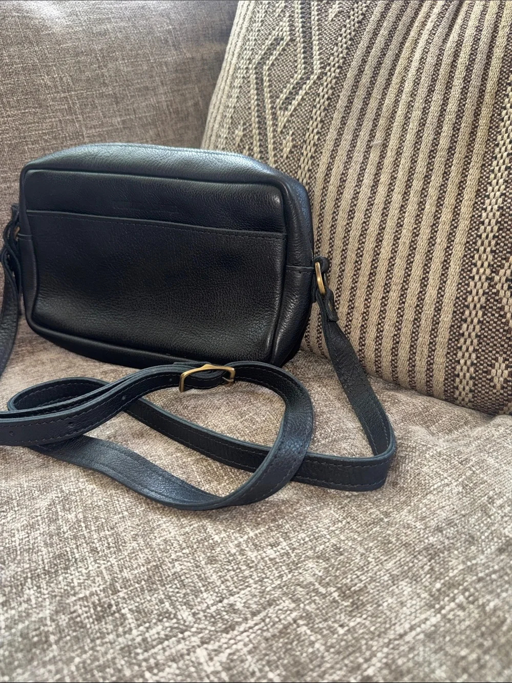 Classic Black Pebble Leather Messenger Crossbody Bag